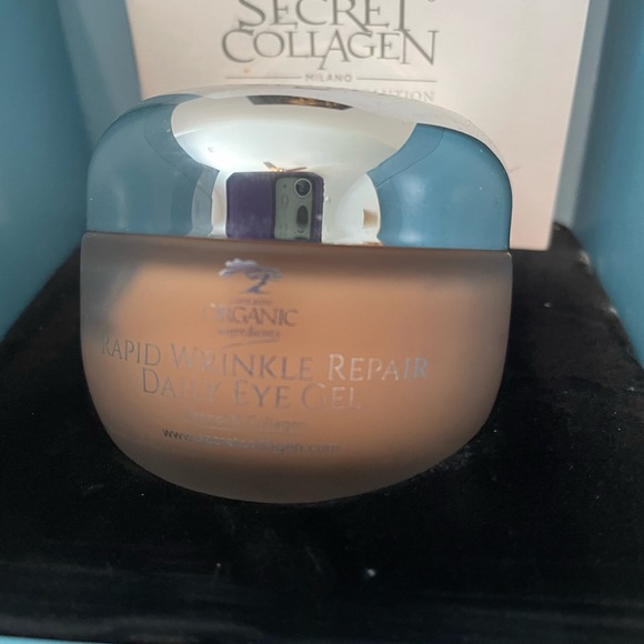 Secret Collagen 3 piece Skincare Set - Picture 7 of 9